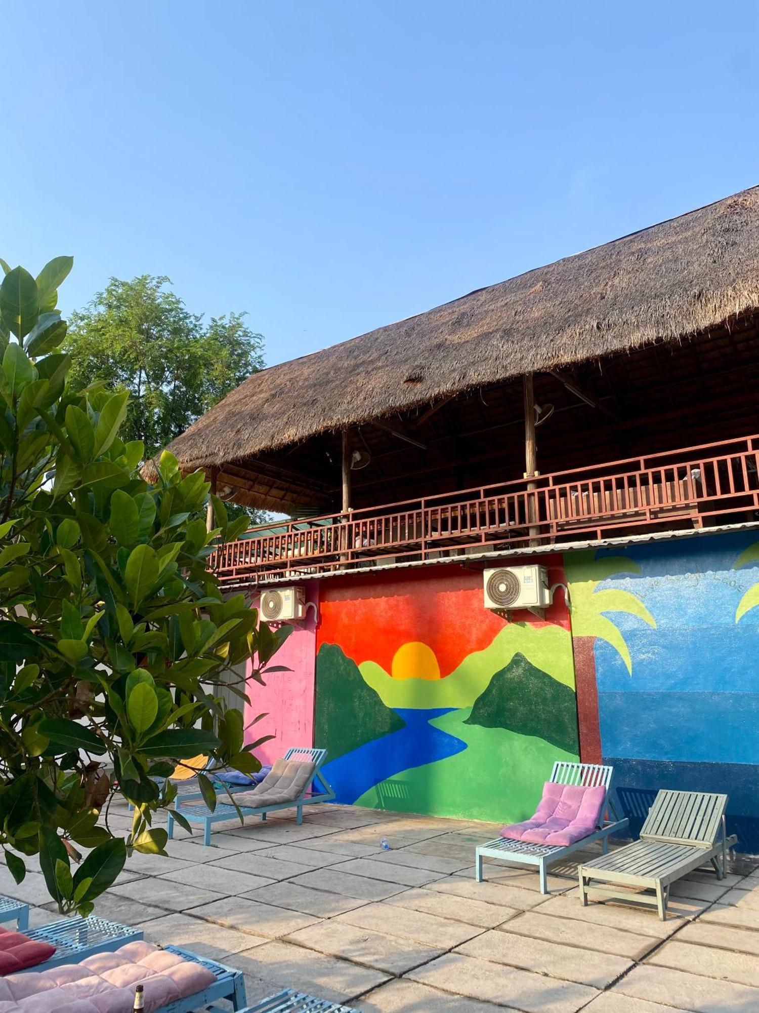 Sunrise Riverside Pool Hostel Луанг Прабанг Екстериор снимка