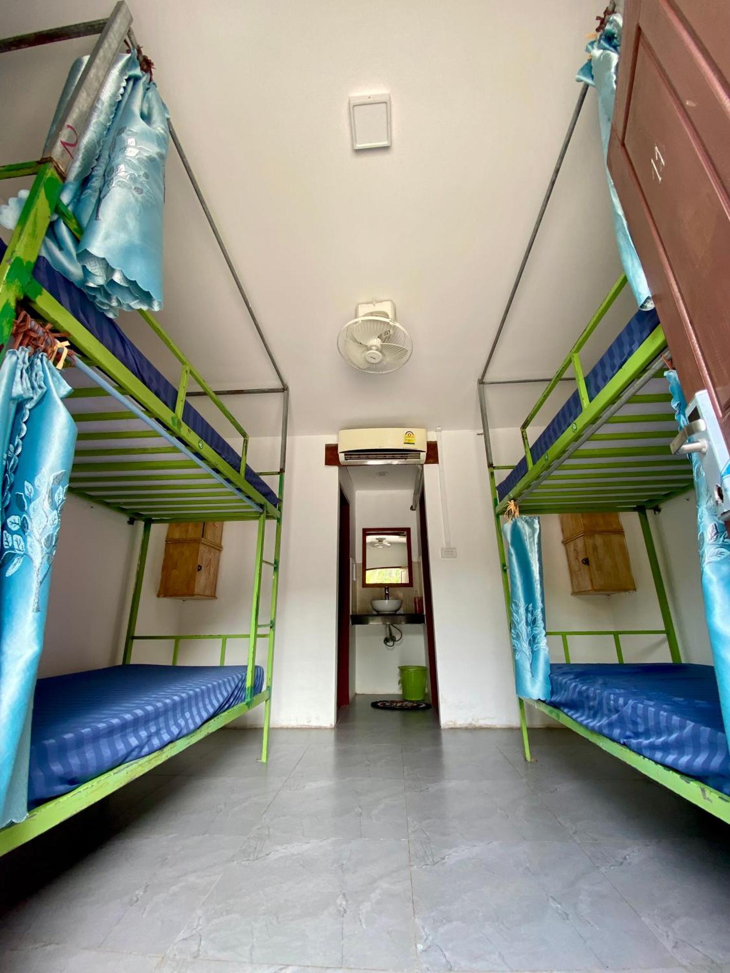 Sunrise Riverside Pool Hostel Луанг Прабанг Екстериор снимка